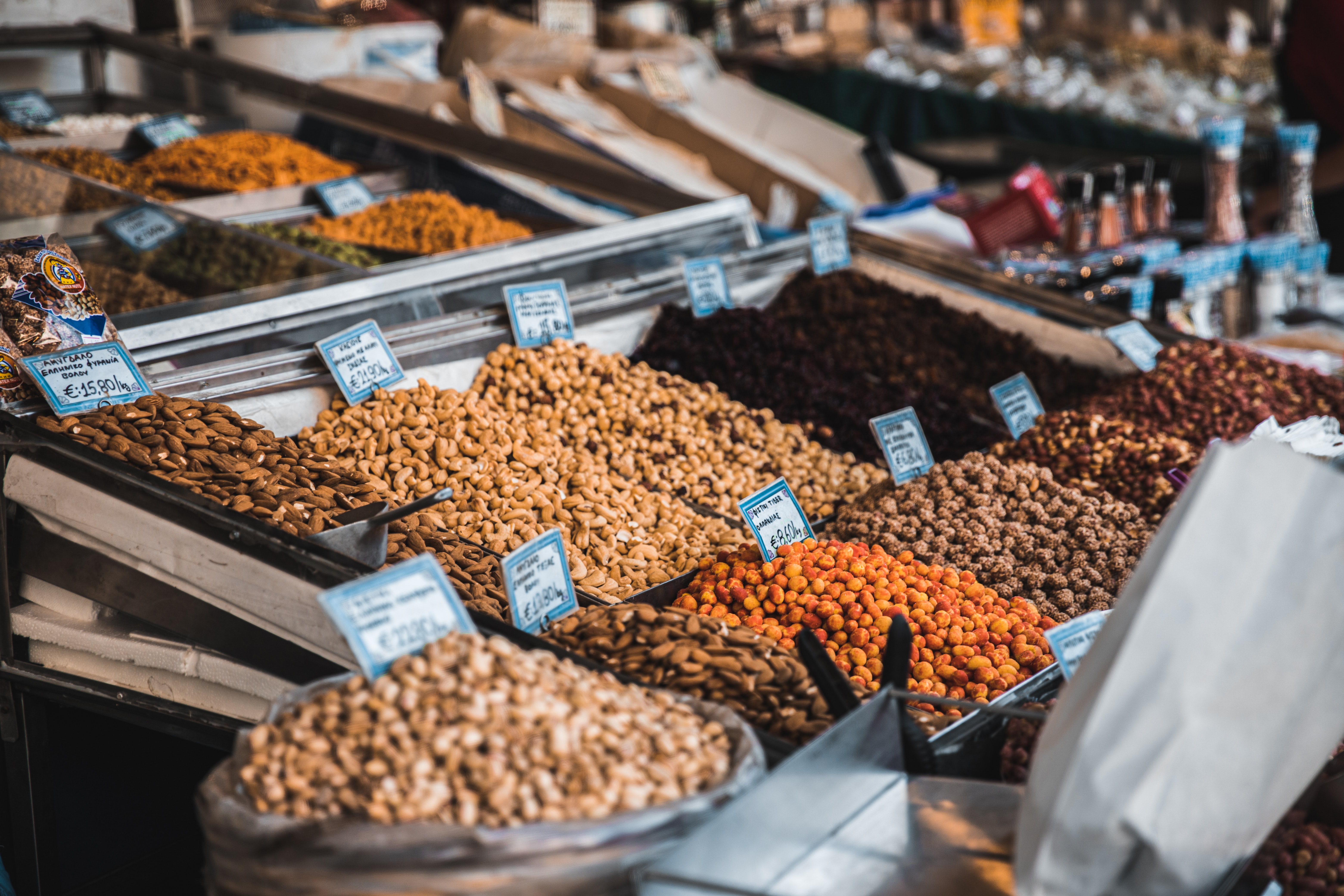Frutos secos en un mercado central